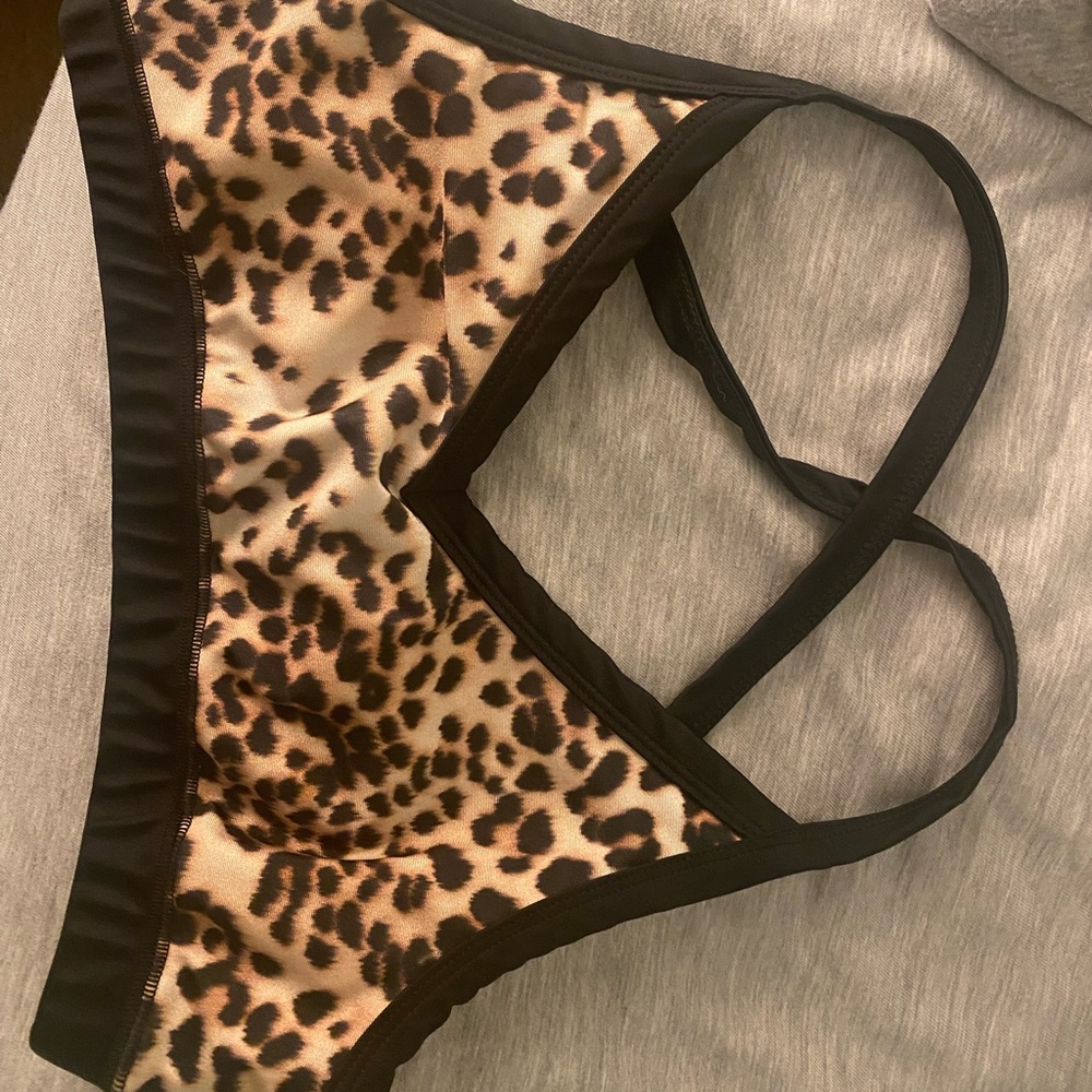 Sports bra